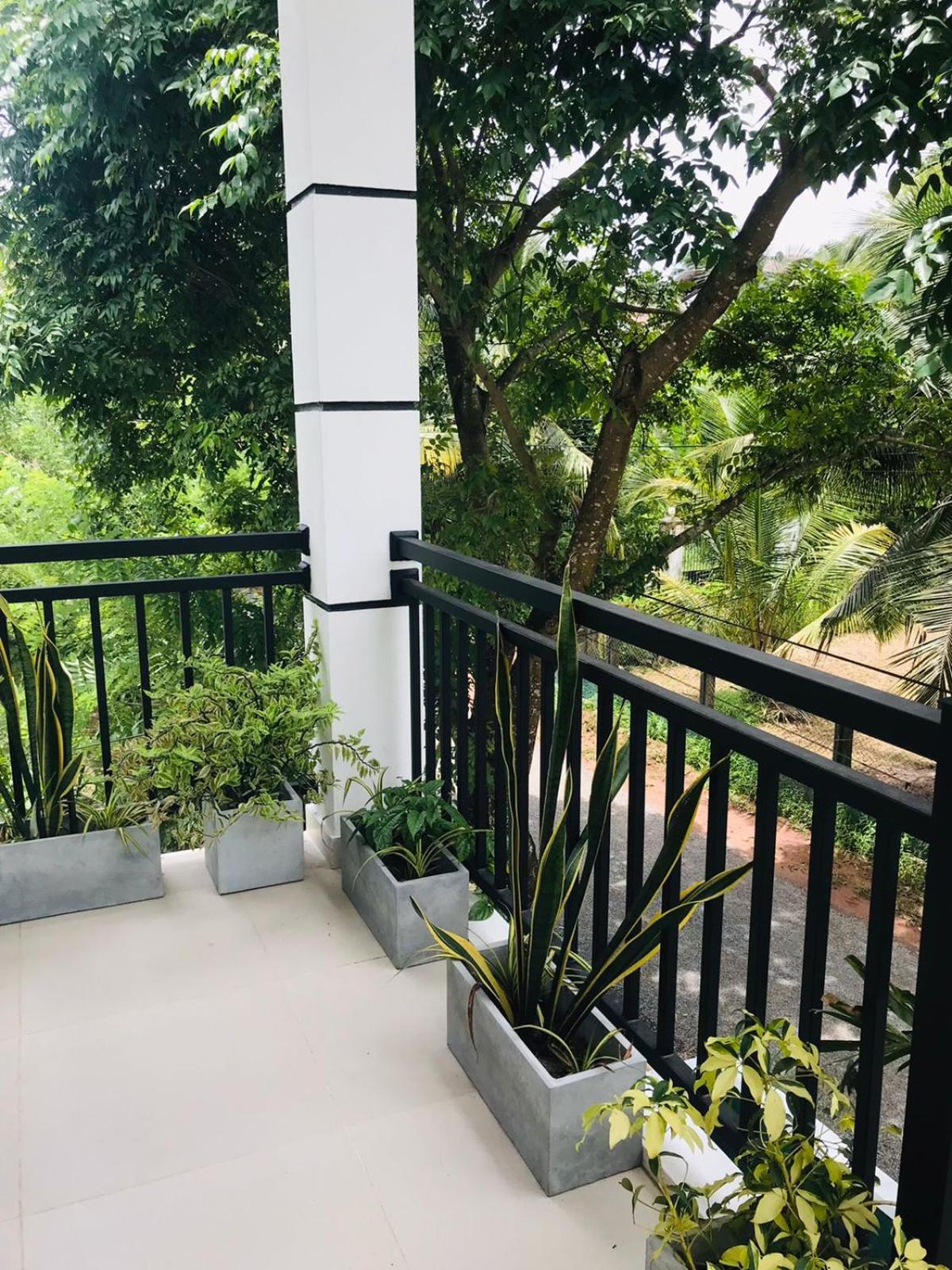 Sri White Villa Airport Boutique Hotel Katunayaka Εξωτερικό φωτογραφία