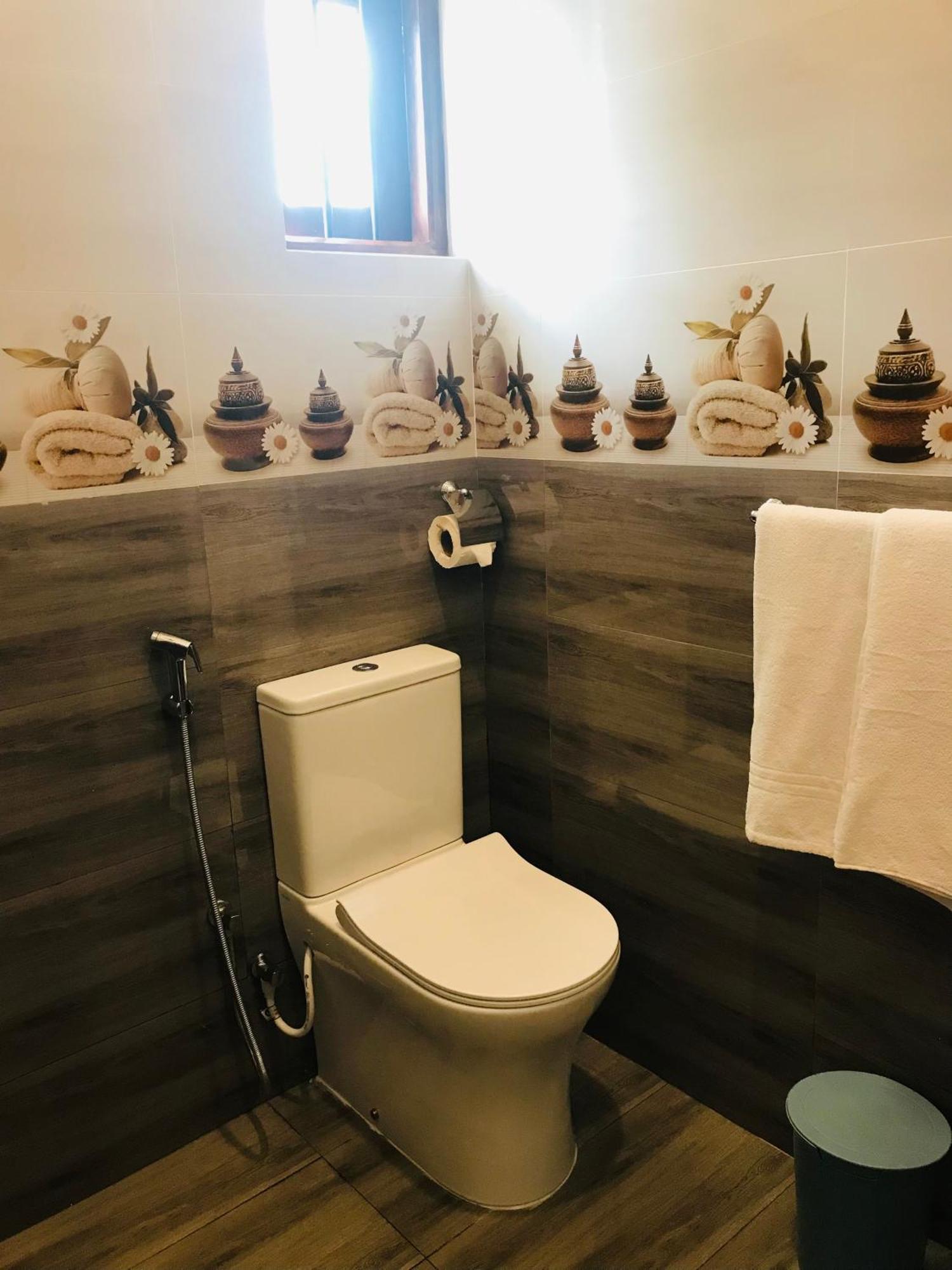 Sri White Villa Airport Boutique Hotel Katunayaka Εξωτερικό φωτογραφία