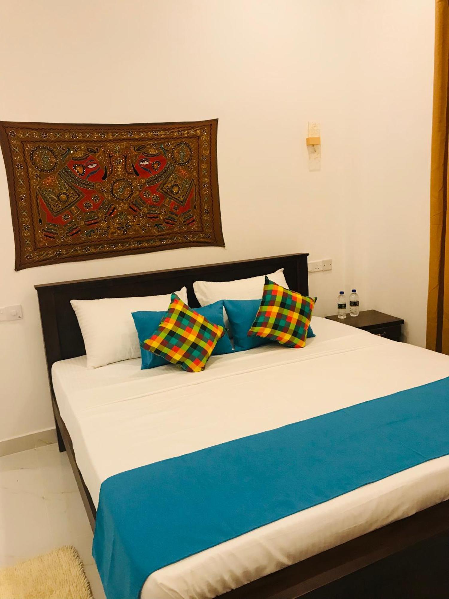 Sri White Villa Airport Boutique Hotel Katunayaka Εξωτερικό φωτογραφία