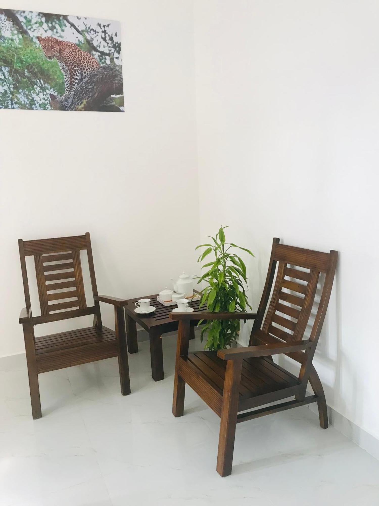 Sri White Villa Airport Boutique Hotel Katunayaka Εξωτερικό φωτογραφία