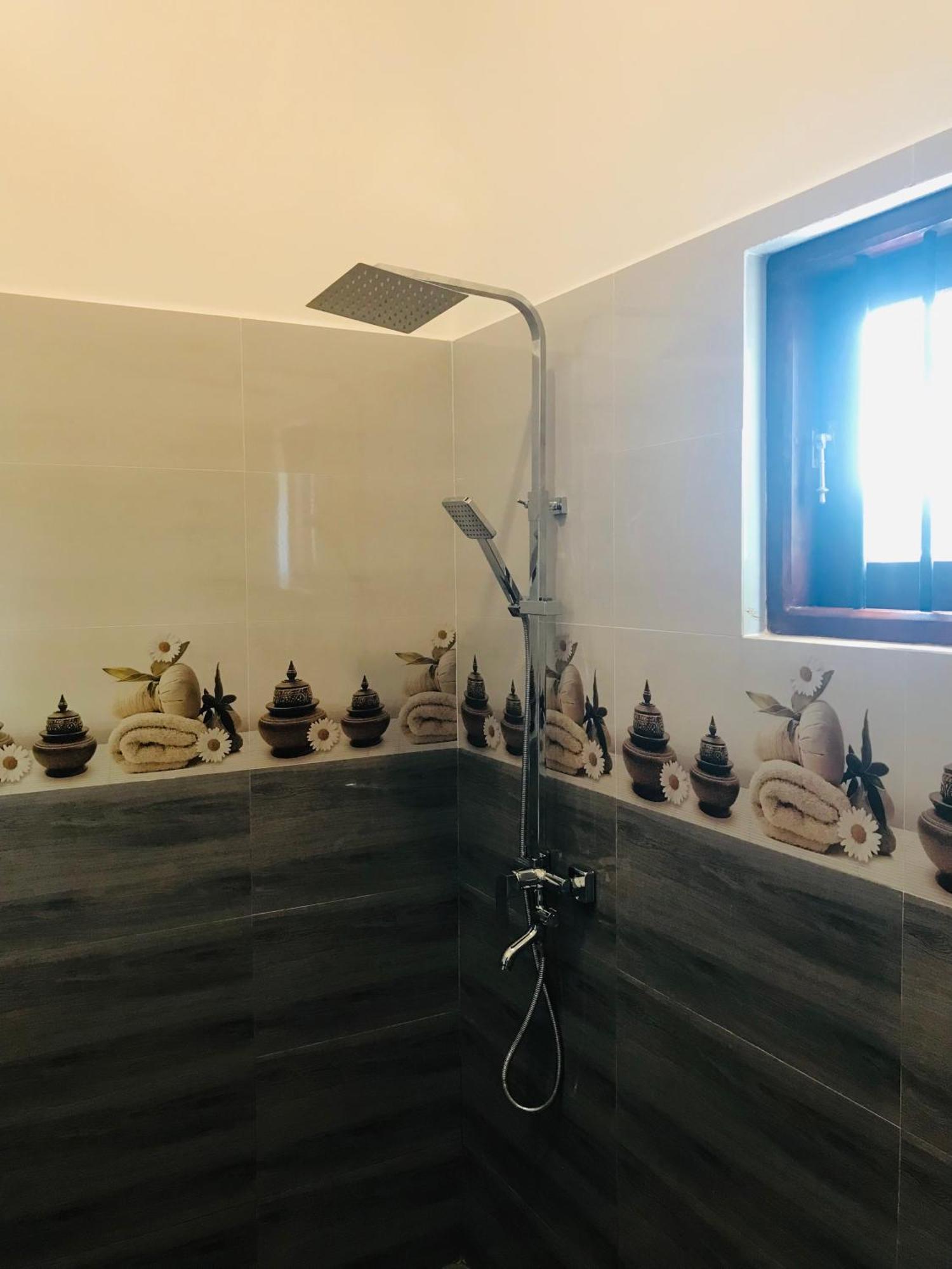 Sri White Villa Airport Boutique Hotel Katunayaka Εξωτερικό φωτογραφία